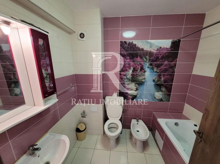 Apartament cu 3 camere decomandat, mobilat în Central