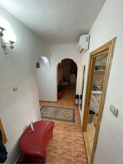 Apartament cu 3 camere decomandat, mobilat în Central
