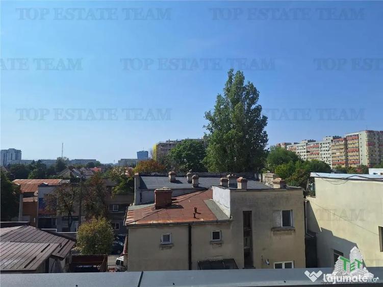 Casă cu 7 camere cu Teren 170 Mp în Tei