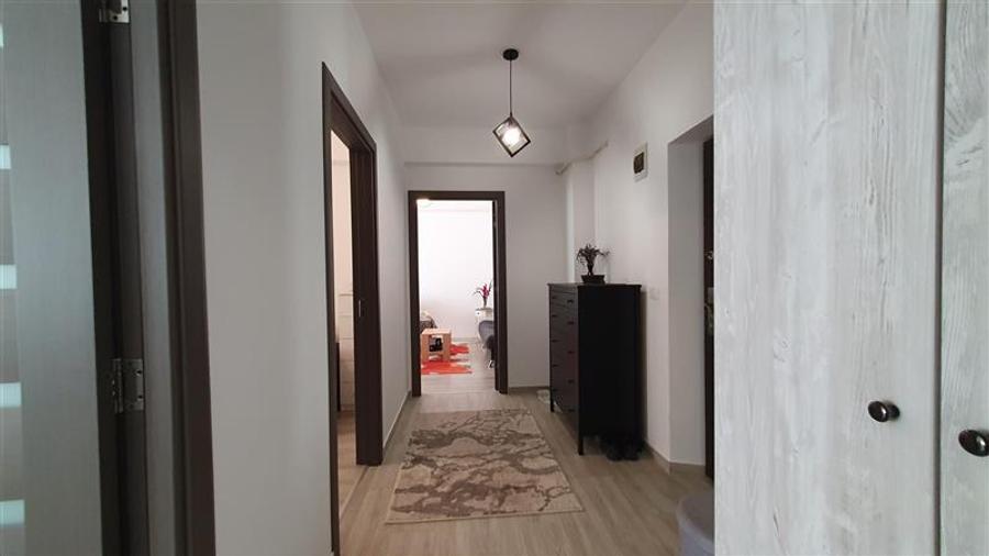Apartament cu 3 camere decomandat, mobilat în Burdujeni
