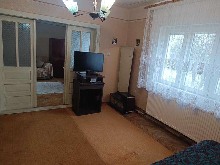 Casă cu 3 camere decomandat în Central