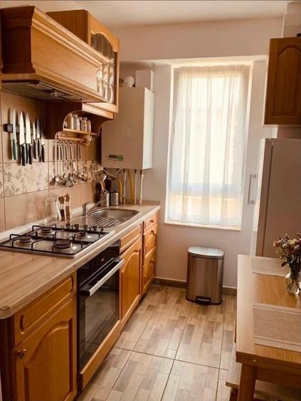 Apartament cu 2 camere decomandat în Nicolina