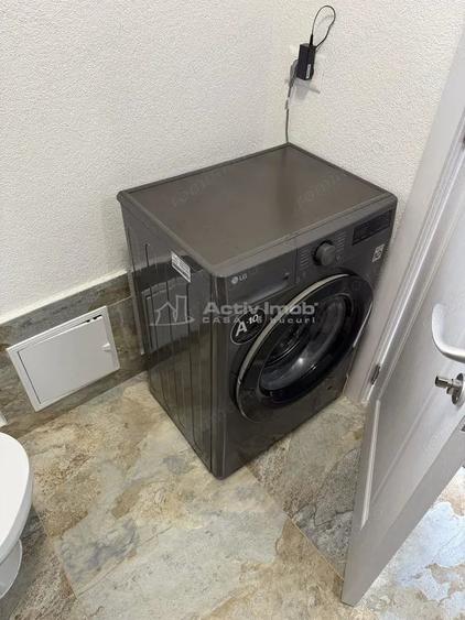 Casă cu 4 camere cu Teren 350 Mp în Central