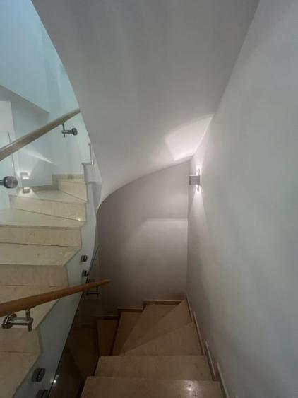 Apartament cu 5 camere decomandat în Herăstrău