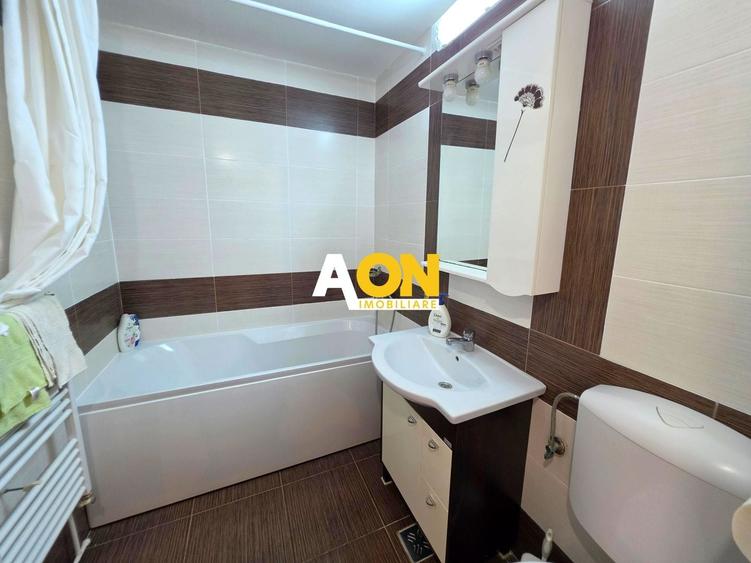 Apartament cu 3 camere decomandat, mobilat în Cetate
