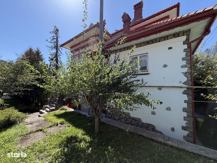 Casă cu 4 camere în Central