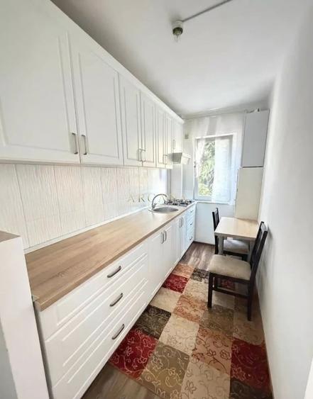 Apartament cu 3 camere semidecomandat, mobilat în Mănăștur