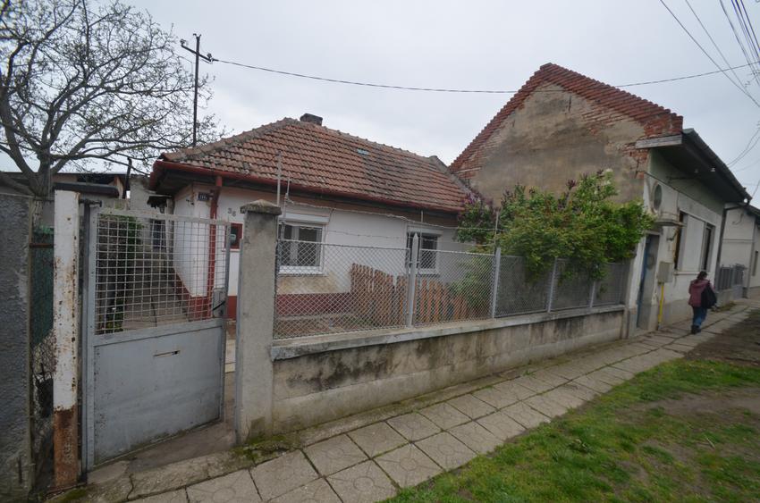 Casă individuală cu 2 camere cu Canalizare în Șagului