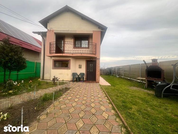 Casă cu 4 camere cu Teren 94 Mp în Central