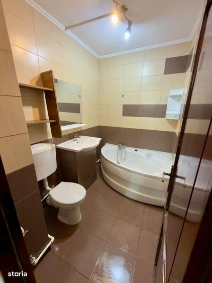 Apartament cu 4 camere decomandat în Central