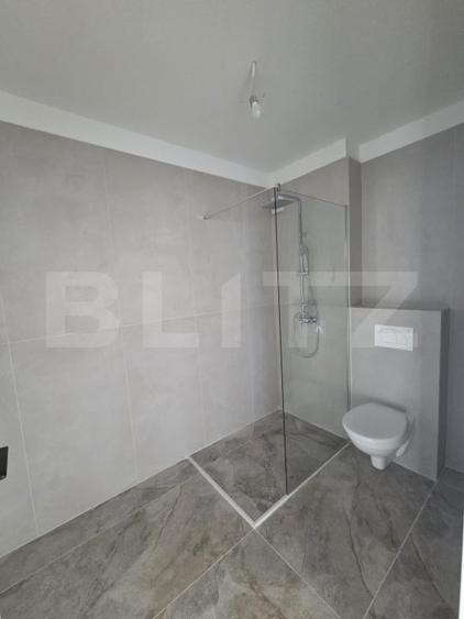 Apartament cu 3 camere semidecomandat în Florești