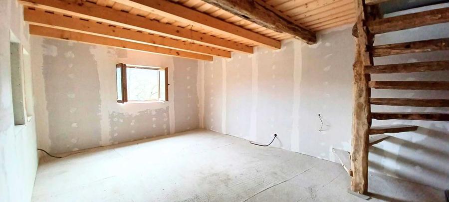 Casă cu 3 camere în Corușu