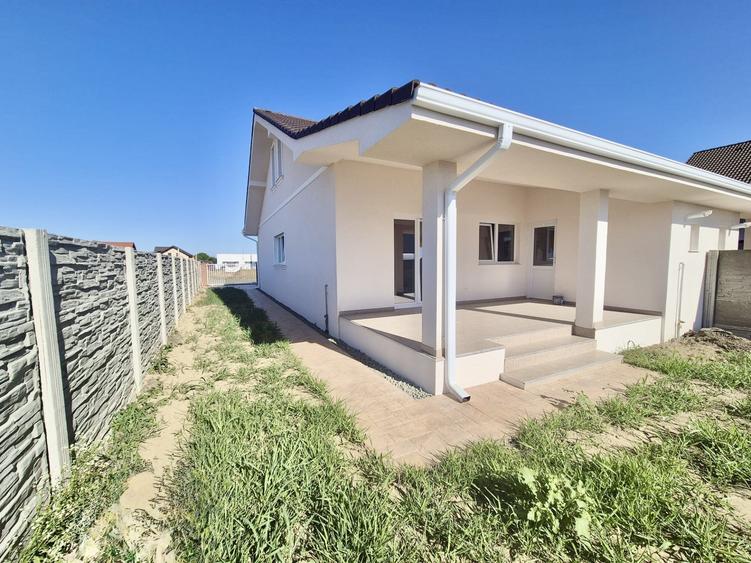 Duplex cu 5 camere cu Canalizare în Moșnița Nouă
