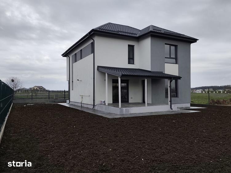 Casă cu 4 camere cu Teren 503 Mp în Tărtășești