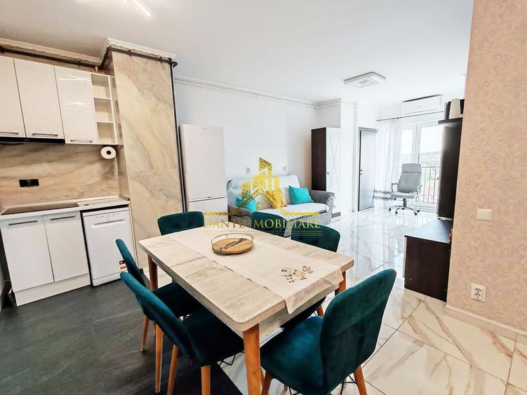 Apartament cu 3 camere semidecomandat, mobilat în Bună Ziua