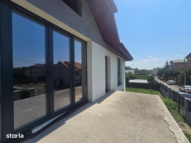 Casă cu 4 camere în Dobroești