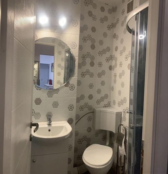 Apartament cu 3 camere decomandat în Tudor