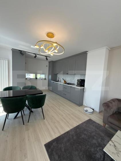 Apartament cu 3 camere decomandat, mobilat în Tractorul