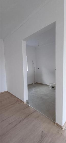 Casă cu Teren 700 Mp în Variaș