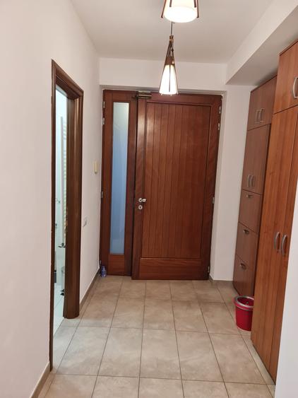 Casă cu 5 camere cu Canalizare în Central