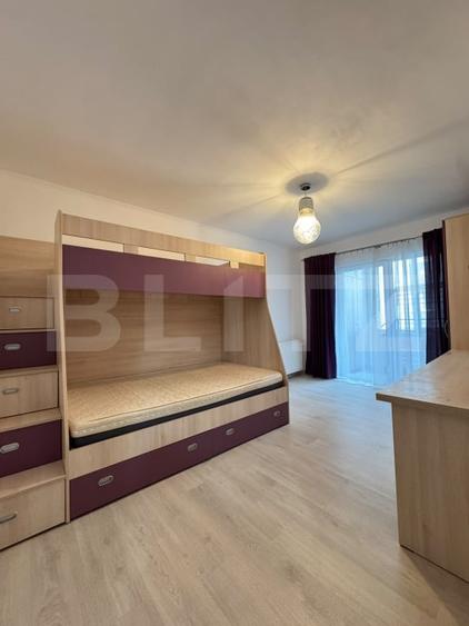 Apartament cu 3 camere semidecomandat, mobilat în Florești