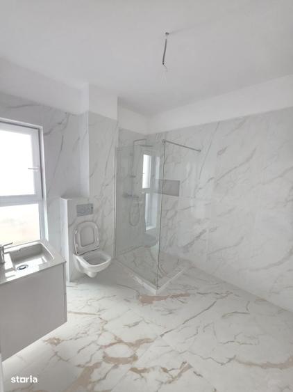 Casă cu 4 camere decomandat în Central