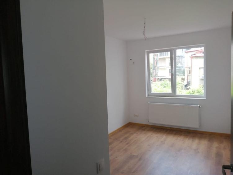 Apartament cu 3 camere decomandat în Brâncoveanu