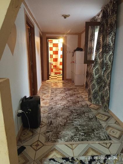 Casă cu Teren 400 Mp în Răzvani