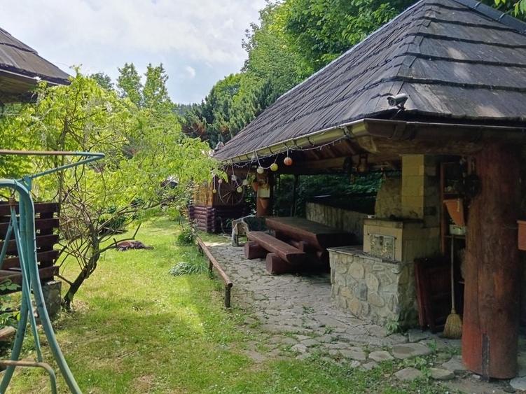 Casă cu 3 camere în Sucevița