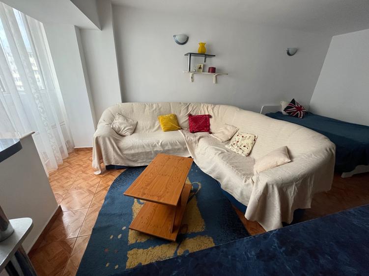Garsonieră decomandată în Nerva Traian