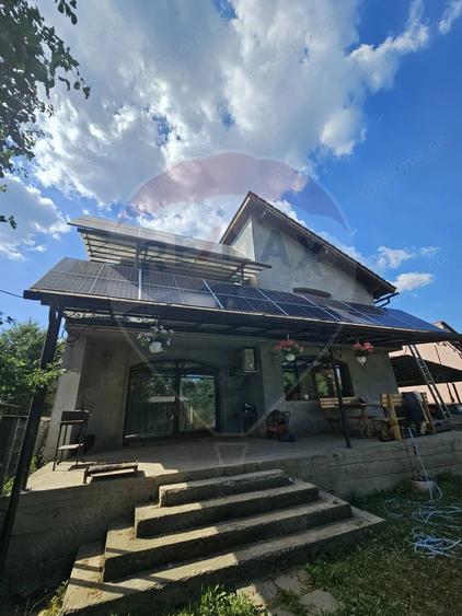 Casă cu 5 camere cu Teren 702 Mp în Nord