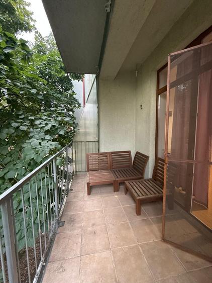 Apartament cu 3 camere decomandat în Girocului