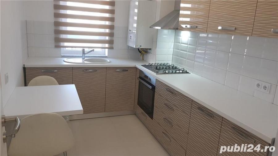 Apartament cu 3 camere decomandat în Girocului