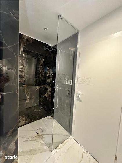 Casă cu 9 camere cu Teren 400 Mp în Central
