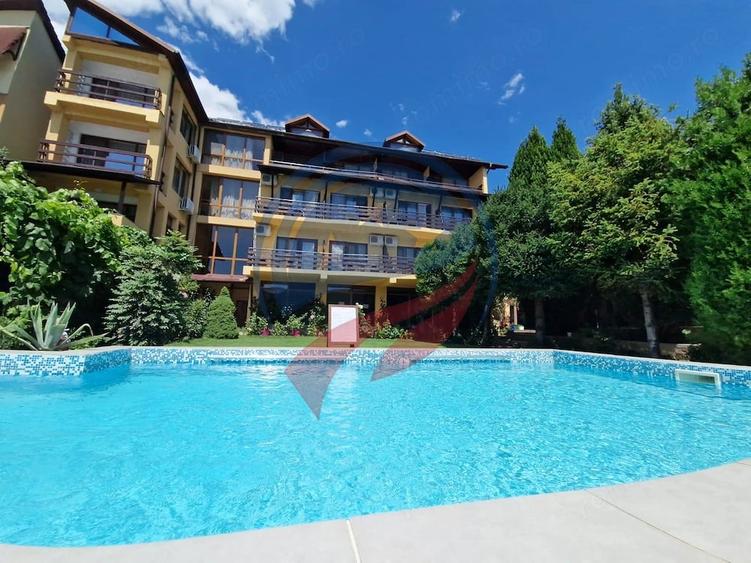 Casă cu 20 camere cu Teren 1632 Mp în Eșelnița