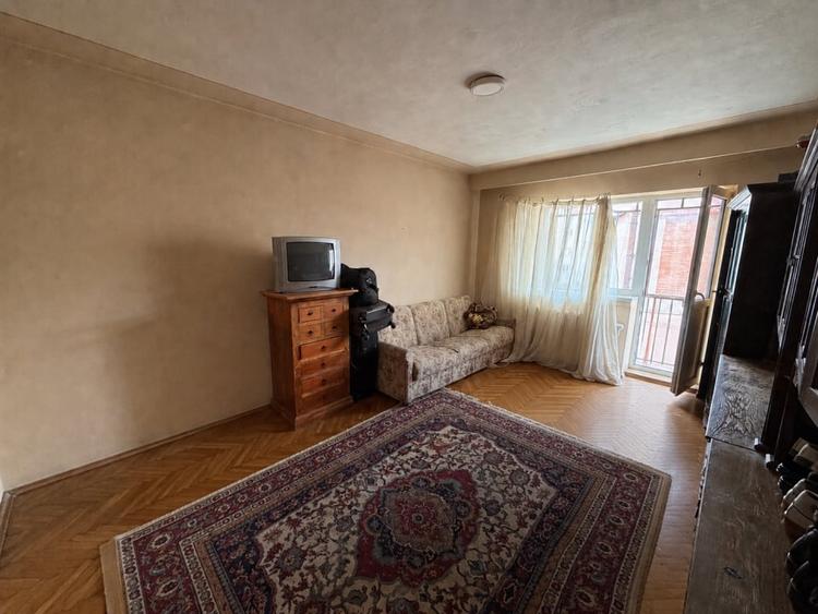 Apartament cu 3 camere decomandat, mobilat în Aiud
