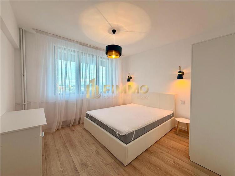 Apartament cu 3 camere semidecomandat în Est