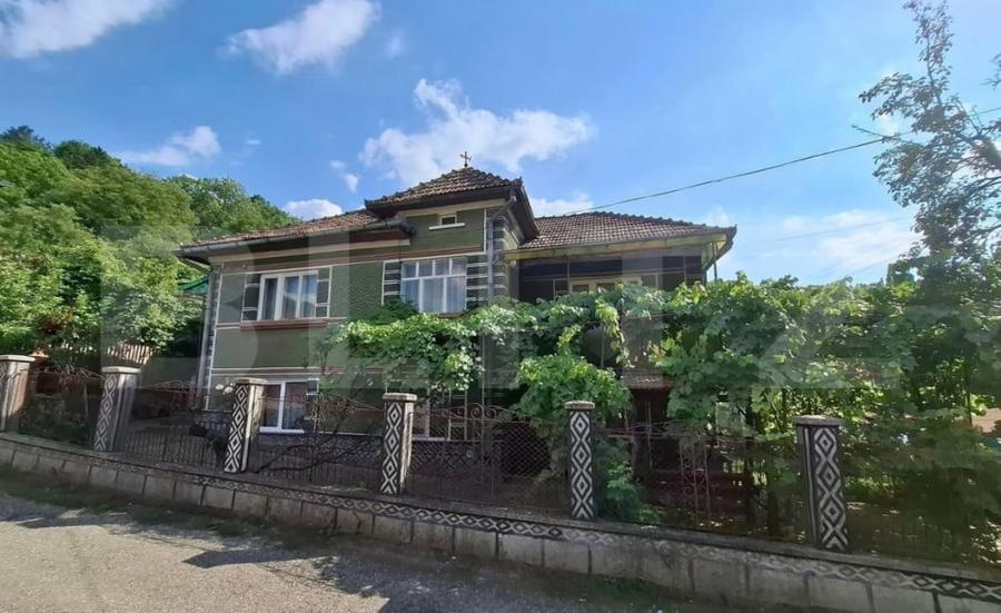 Casă cu 4 camere cu Teren 424 Mp în Central