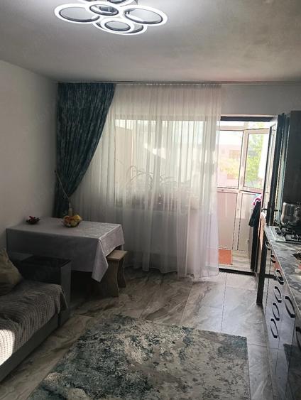 Apartament cu 2 camere decomandat în Micro 5