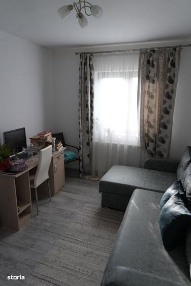 Casă cu 4 camere în Săbăreni