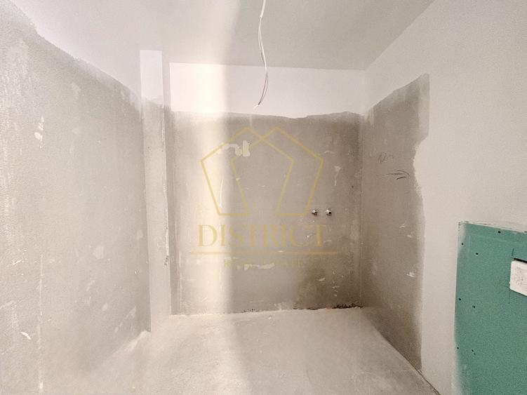 Apartament cu 3 camere semidecomandat în Moșnița Nouă