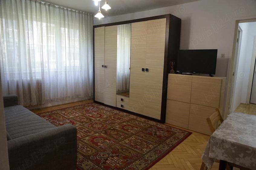 Apartament cu 3 camere semidecomandat în Spitalul Județean