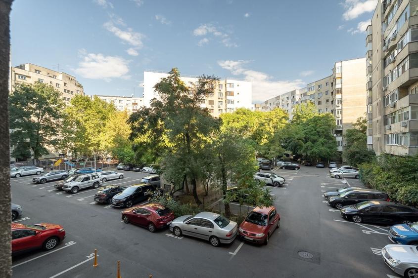 Apartament cu 2 camere semidecomandat, mobilat în Crângași