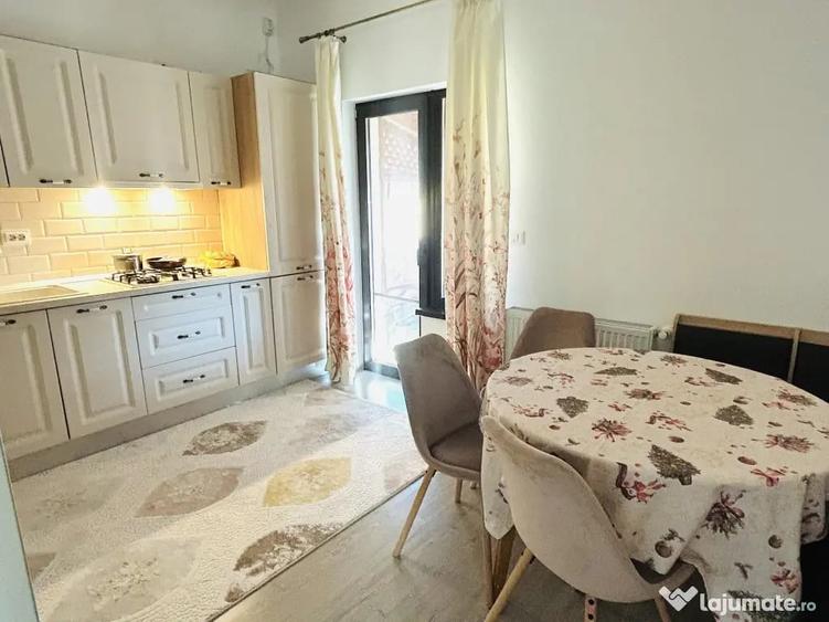 Casă cu 3 camere cu Teren 400 Mp în Central