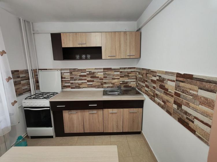 Apartament cu 2 camere decomandat în Colibași