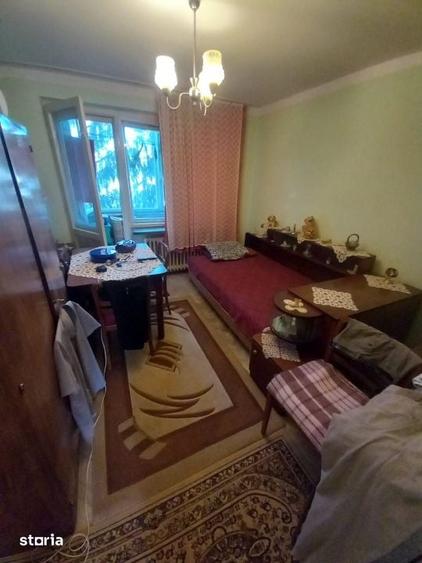 Apartament cu 3 camere decomandat în Săsar