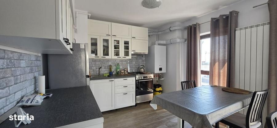 Apartament cu 3 camere în Drumul Taberei