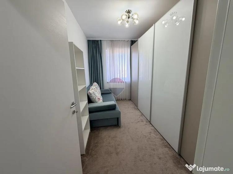 Apartament cu 3 camere decomandat în Lotus