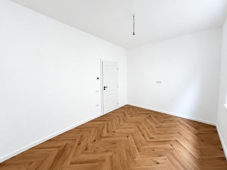 Duplex cu 3 camere cu Canalizare în Moșnița Nouă