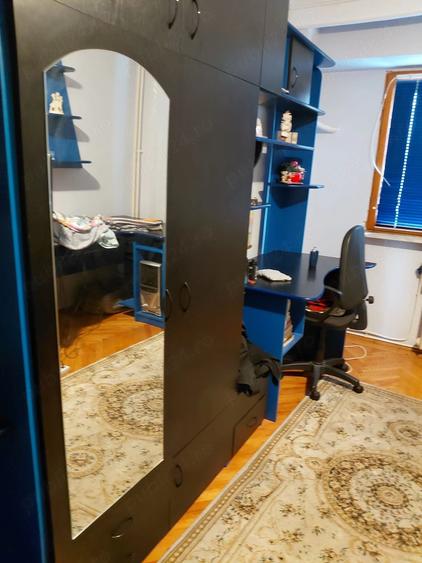 Apartament cu 3 camere decomandat în Buzaului